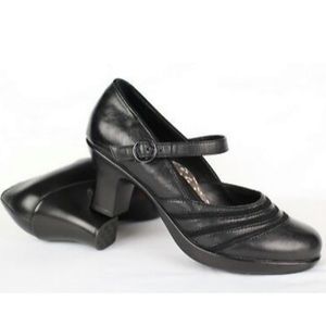 Dansko Mary Jane Becky Heels Black